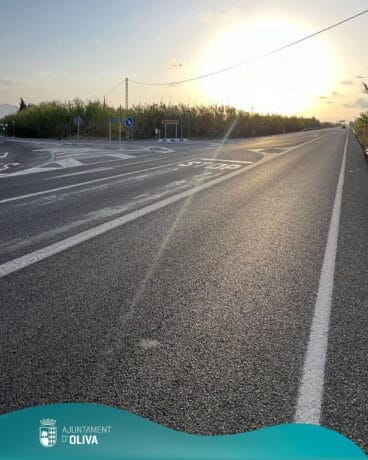 Carretera del cruce del Hostal de Sant Jaume entre Pego y Oliva