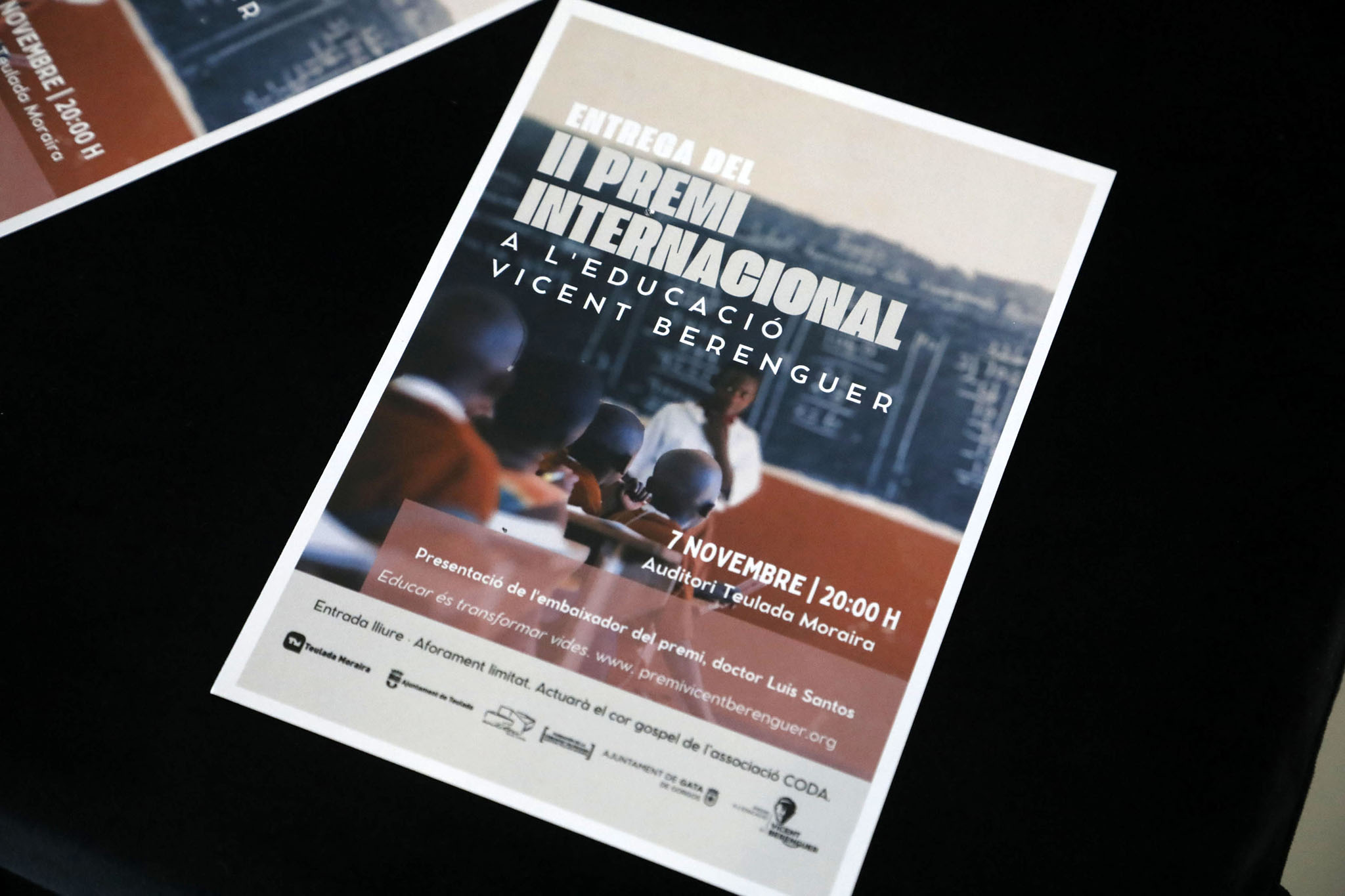 El legado del misionero Vicent Berenguer de Teulada perdura en el II Premi Internacional a l’Educació que se entregará en noviembre 4 cartel de la entrega del ii premi internacional a leducacio vicent berenguer