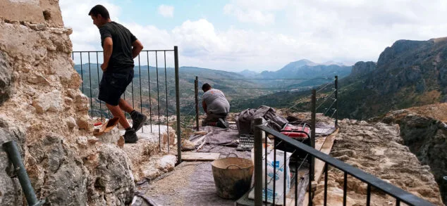 La Vall de Gallinera salva del colapso al Castell de Benissili: más de 270.000 euros para su conservación 6 castell de benissili con trabajos de conservacion 03