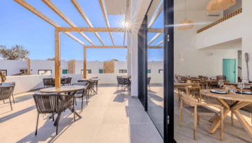 Detalles cuidados en cada mesa para una experiencia gourmet