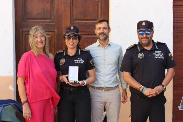 La Policía Local de Benitatxell homenajea a sus agentes por su labor en la DANA, el apagón y la formación escolar 18 dia de los angeles custodios en benitatxell en 2025 17
