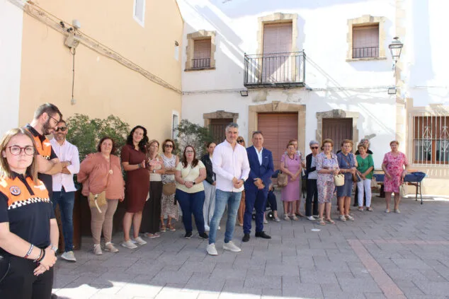 La Policía Local de Benitatxell homenajea a sus agentes por su labor en la DANA, el apagón y la formación escolar 31 dia de los angeles custodios en benitatxell en 2025 30