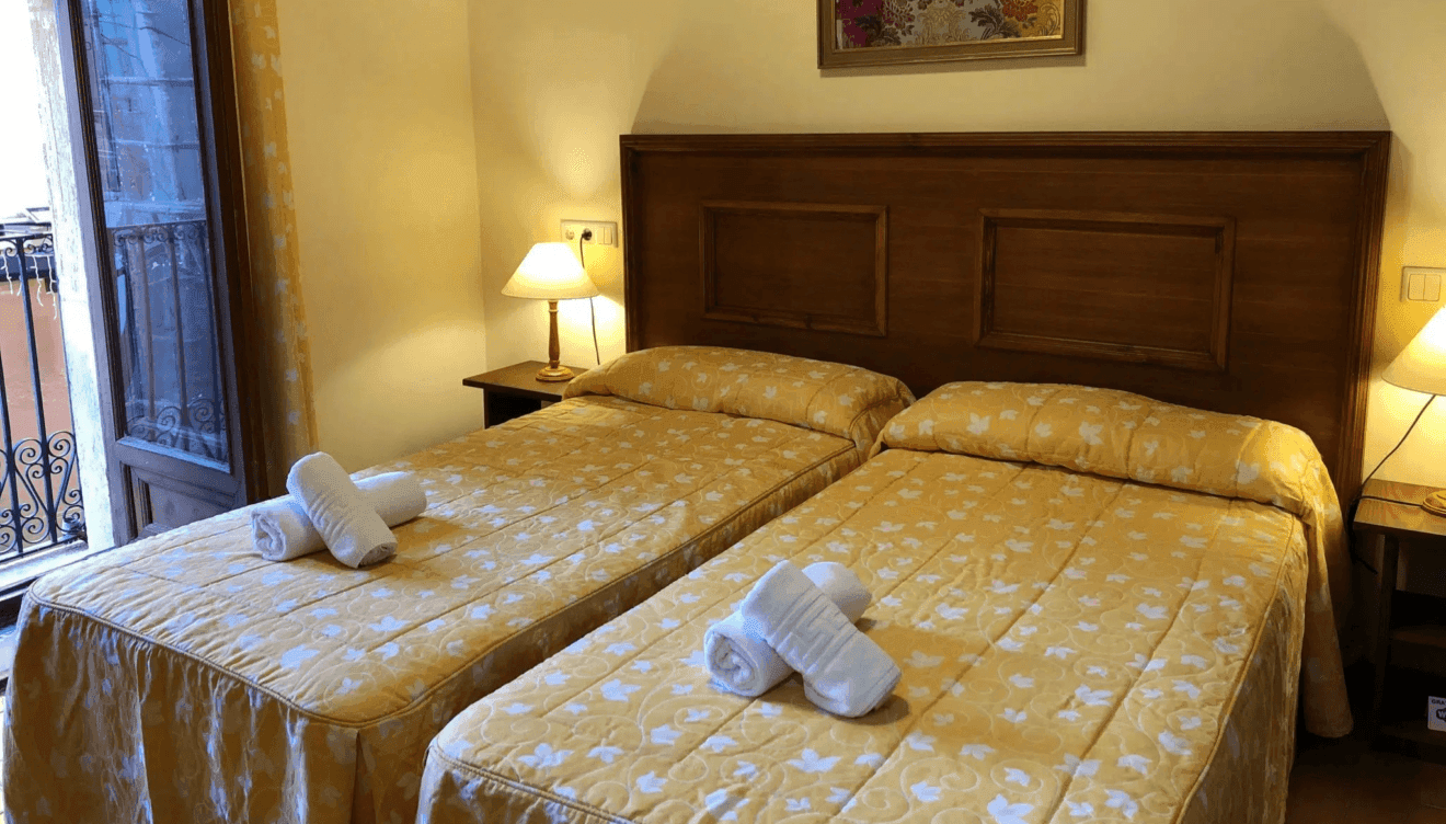 Habitación doble con todas las comodidades en Dénia