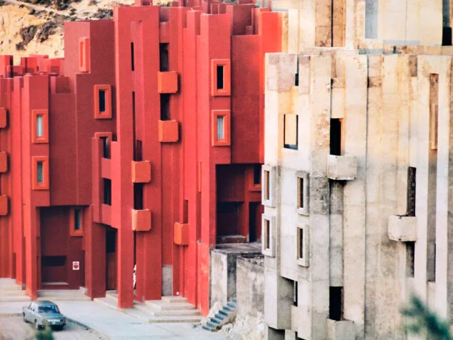 Imagen: Imagen de archivo de la Muralla Roja de Calp en sus inicios - Turismo de Calp