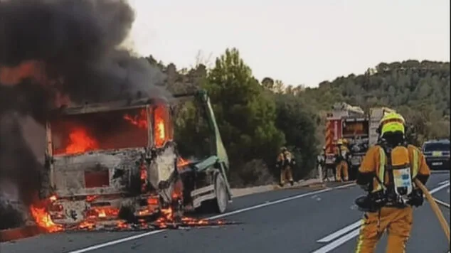 incendio de un camion en calp