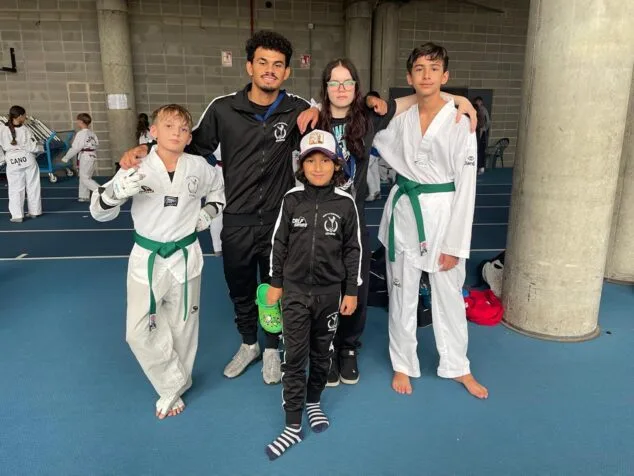 Nora Ruiz y Lilia Mobtil, del Club de Taekwondo Athenea de Calp, conquistan el oro y bronce en el XIII Open de Taekwondo en Valencia 1 Imagen: Participación del Club de Taekwondo Athenea en la competición