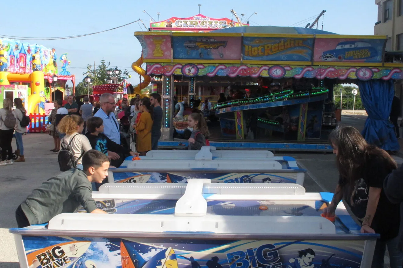 Pasatiempos en la feria de atracciones de Ondara