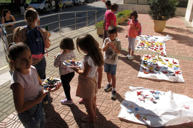 Els Poblets explota de arte en vivo con Persianes amb Art 2025: un recorrido por la consolidada tercera edición 41 persianes amb art 2025 en els poblets26