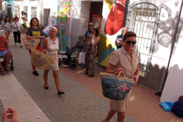 Els Poblets explota de arte en vivo con Persianes amb Art 2025: un recorrido por la consolidada tercera edición 54 persianes amb art 2025 en els poblets39