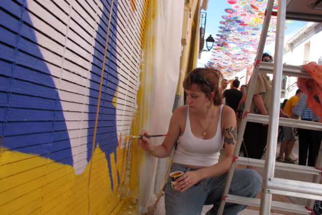 Els Poblets explota de arte en vivo con Persianes amb Art 2025: un recorrido por la consolidada tercera edición 55 persianes amb art 2025 en els poblets40