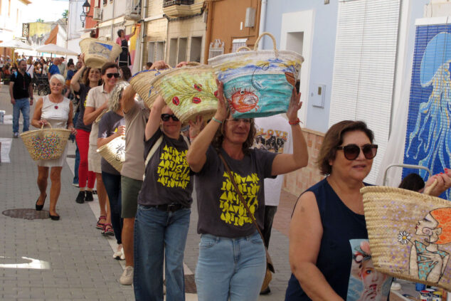 Els Poblets explota de arte en vivo con Persianes amb Art 2025: un recorrido por la consolidada tercera edición 58 persianes amb art 2025 en els poblets43