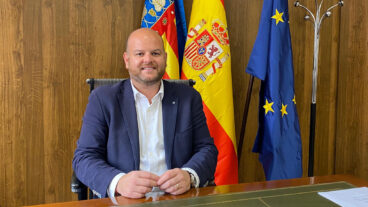 Tres encuentros abiertos con los vecinos de Teulada Moraira en «Un café con tu alcalde» 4 raul llobell alcalde de teulada moraira