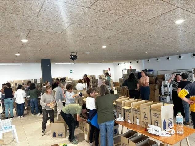 Imagen: Recogida solidaria de material en Xàbia para València en 2024