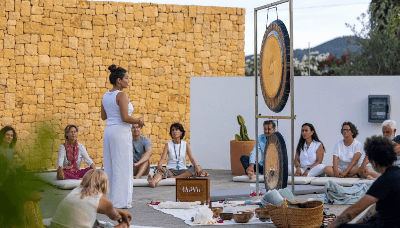 Sesiones de yoga al aire libre en contacto con la naturaleza