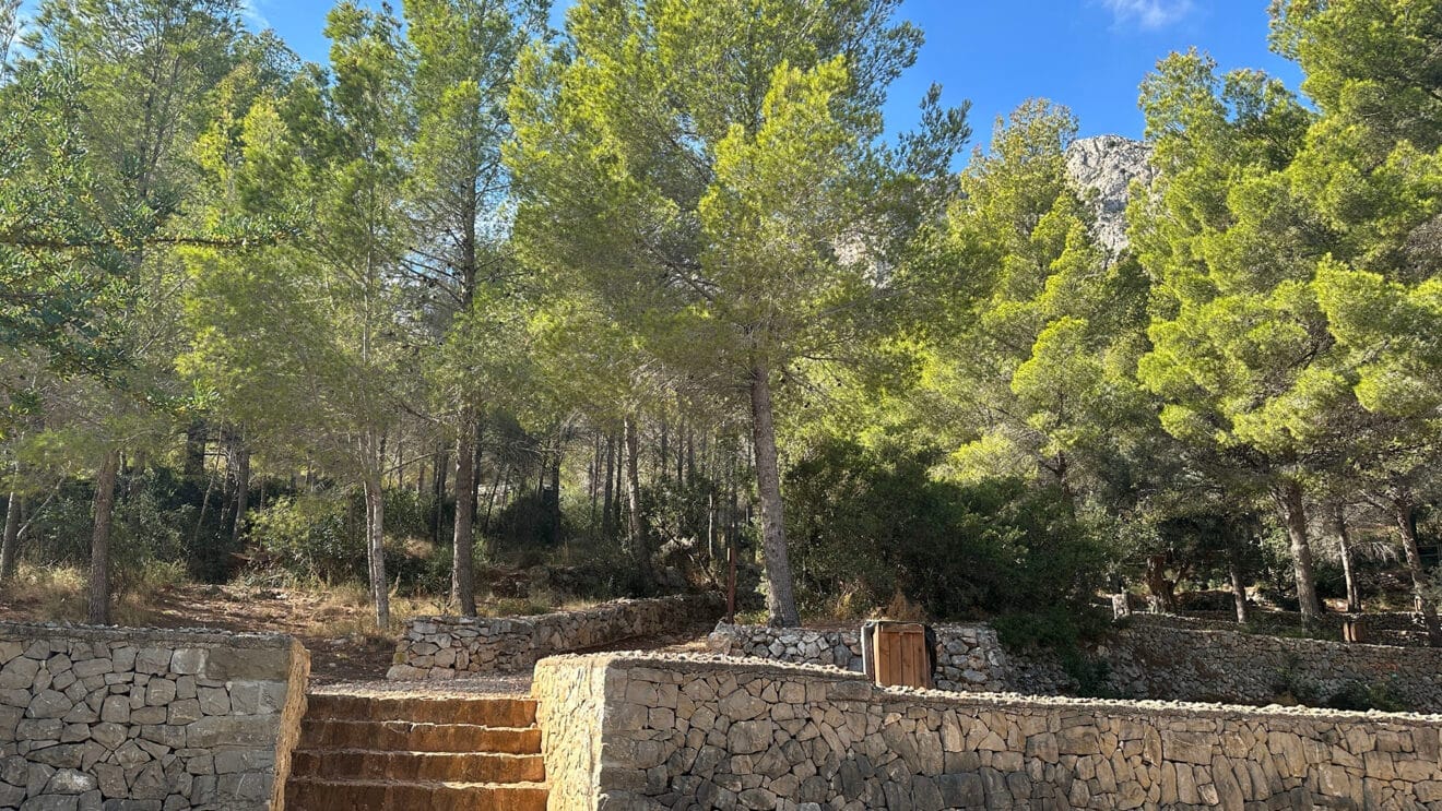 Zona de acampada en la serra d'Oltà de Calp