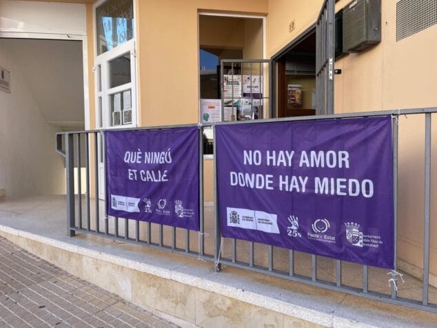 El Poble Nou de Benitatxell se vuelca en el 25N con un emotivo llamamiento contra la violencia machista 5 25n benitatxell 3