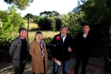 Compromís acusa a la Generalitat de «paralizar» la Marina Alta y alerta del mayor recorte social de la comarca: «Este solar vacío de Dénia es una herida abierta» 2 compromis llama a la ciudadania a movilizarse frente al abandono del proyecto en la zona de la pedrera