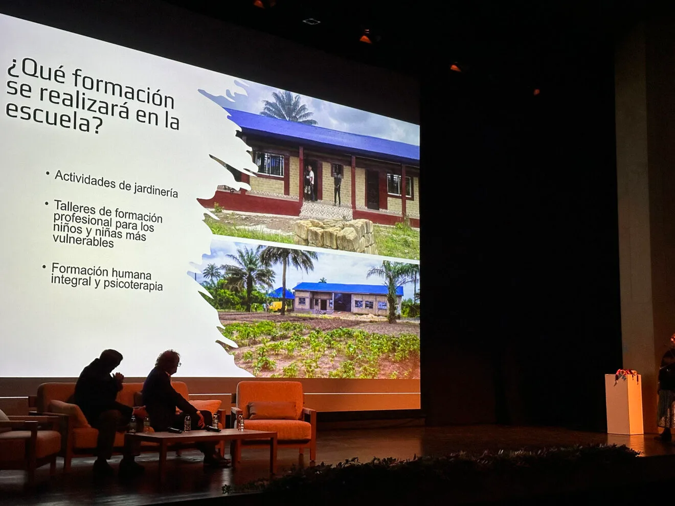 Construcción de una sala polivalente en Sierra Leona