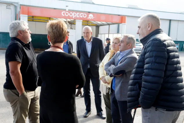 Imagen: El conseller Miguel Barrachina visita Coopego