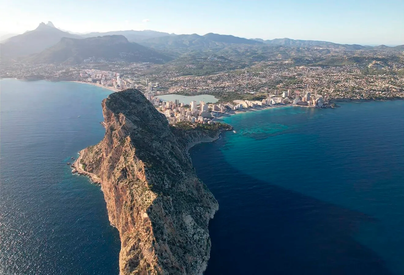 El Peñón de Ifach visto desde el aire