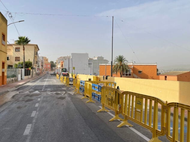 Imagen: La avenida de València de Benitatxell en obras