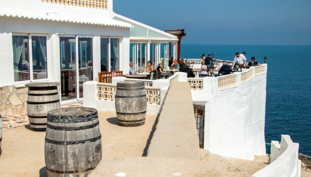 ¿Quién dijo que el mar es solo para el verano? El Mediterráneo también se disfruta en los meses más fríos 7 Imagen: La mejor gastronomía de Dénia en un entorno natural incomparable
