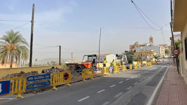 Imagen: Obras en la avenida de València de Benitatxell