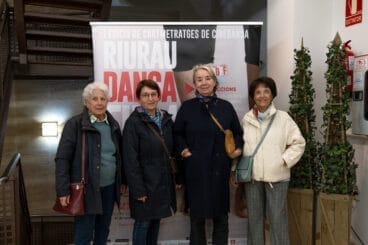 Público femenino en el festival atraido por la danza