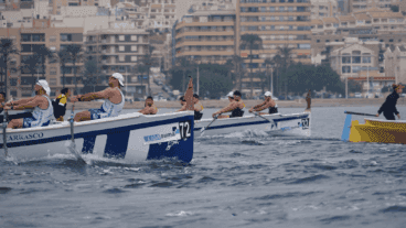 Remeros participando en un campeonato de la Liga Suma