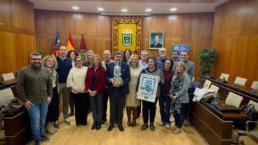 representantes municipales y entidades colaboradoras celebran en calp el anuncio de pedreguer como proxima capitalidad comarcal