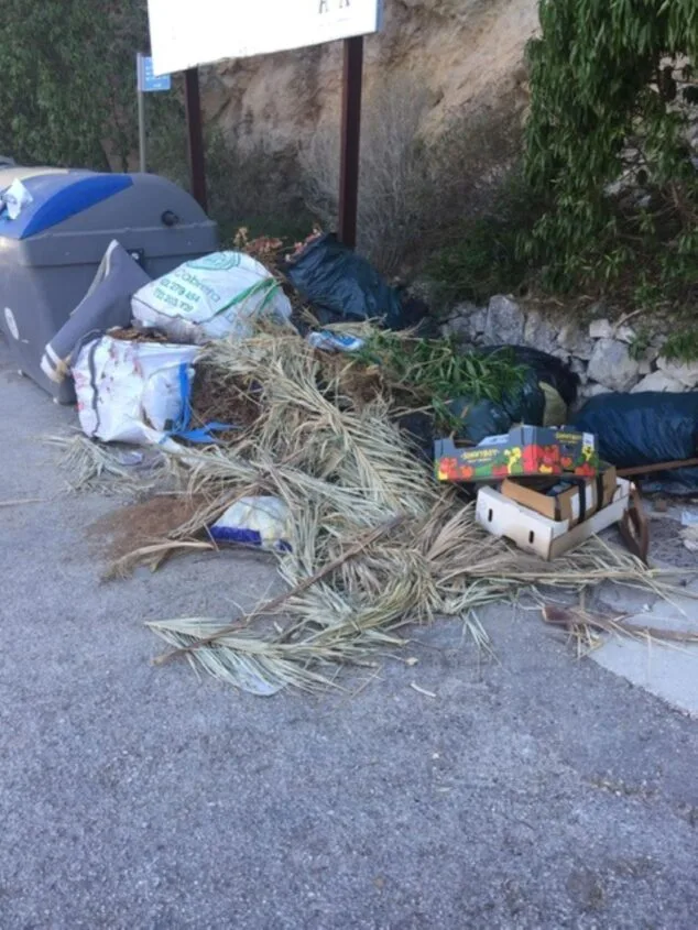 Tolerancia cero con los vertidos en Calp: amplían el equipo con dos nuevos vigilantes ambientales 2 Imagen: Vertido incontrolado en Calp