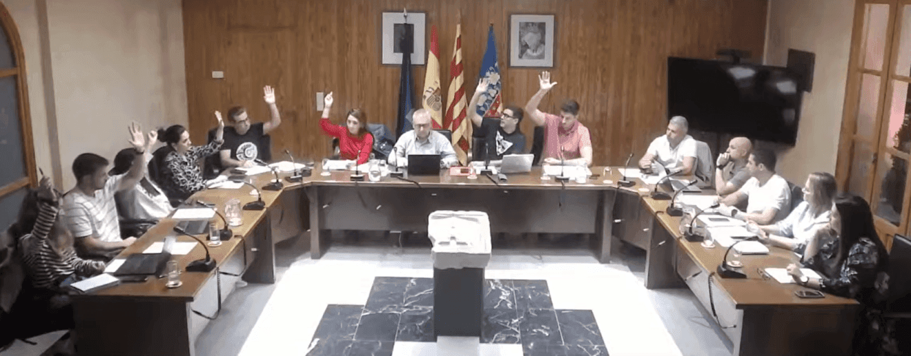 Votación a favor de Ondara a la suspensión de licencias turísticas