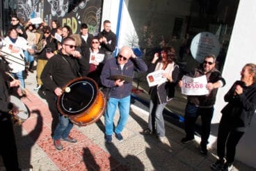Agrupación Musical de Teulada celebra el premio de lotería 04