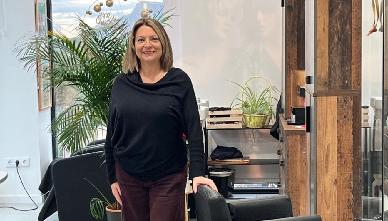 Águeda Sala, una profesional con una sólida trayectoria en el sector de la peluquería y estética