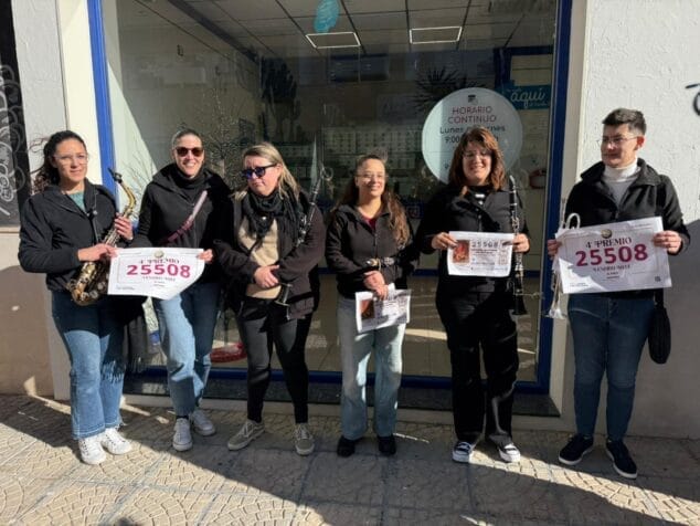 asi ha celebrado moraira el cuarto premio de la loteria de navidad 3