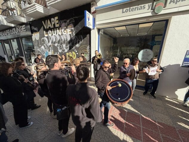 asi ha celebrado moraira el cuarto premio de la loteria de navidad 4