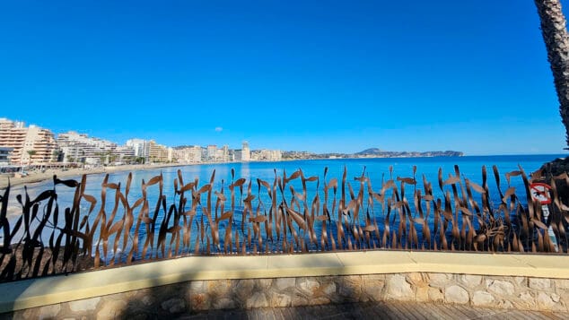 Imagen: Barandilla del escultor de Xàbia Toni Marí en Calp