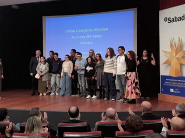 ciclo formativo de grado basico inclusivo de servicios administrativos del ies xebic de ondara en la entrega de premios