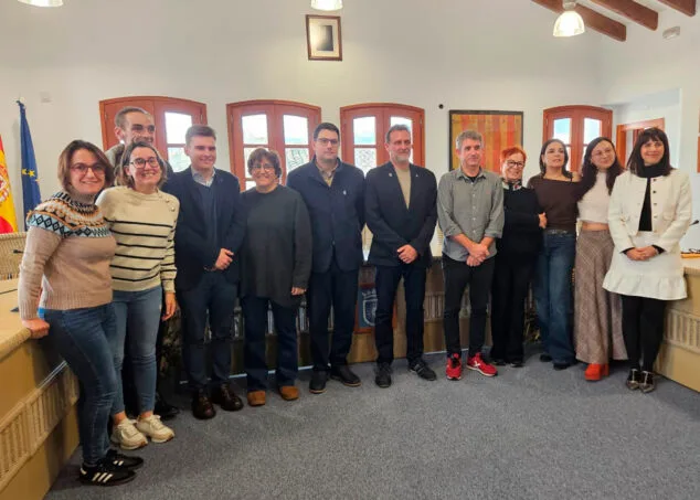Imagen: Corporación municipal de Gata de Gorgos con Toni Signes como alcalde