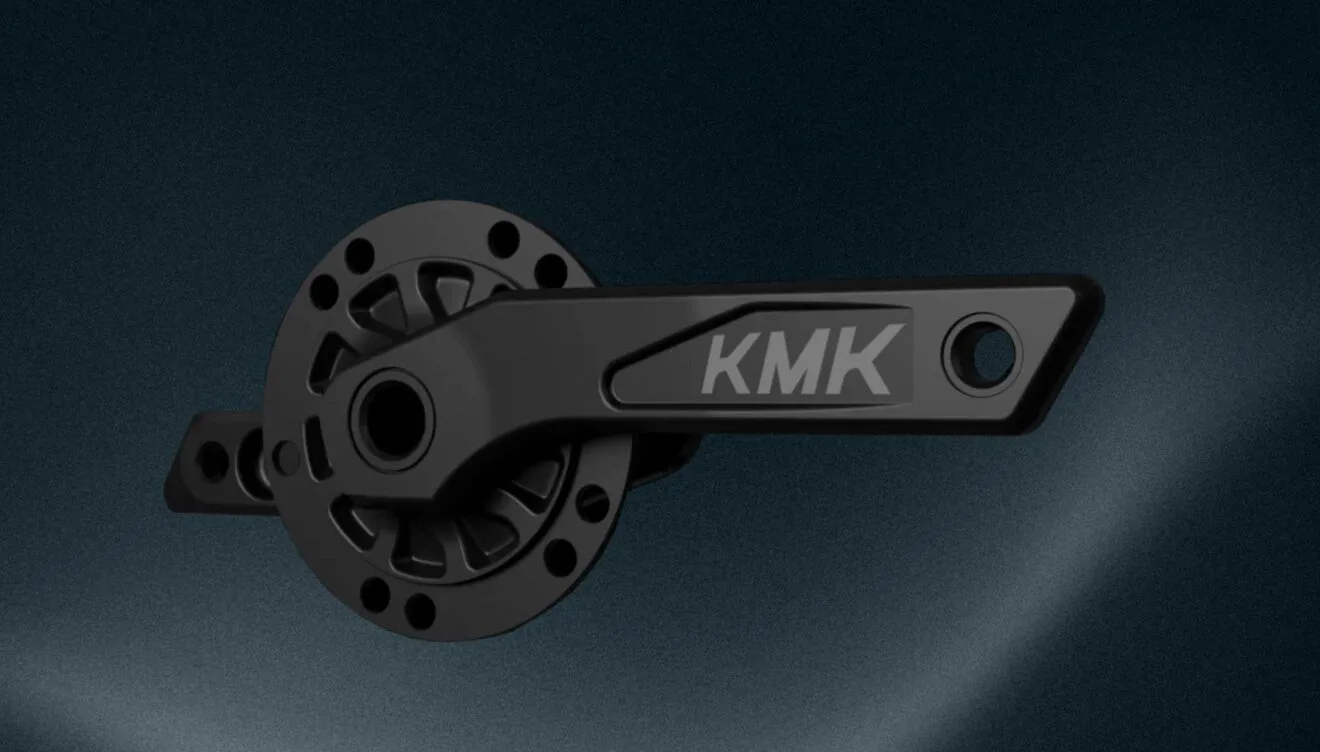 Creación de marca y narrativa de KM Killer