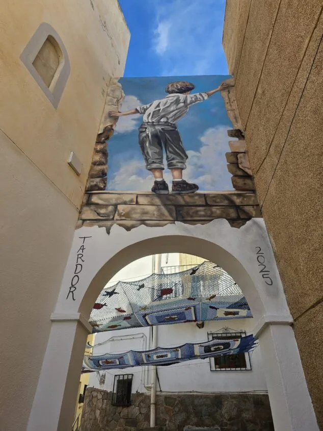 Imagen: El arte urbano de Tardor Roselló dinamiza el casco antiguo de Calp