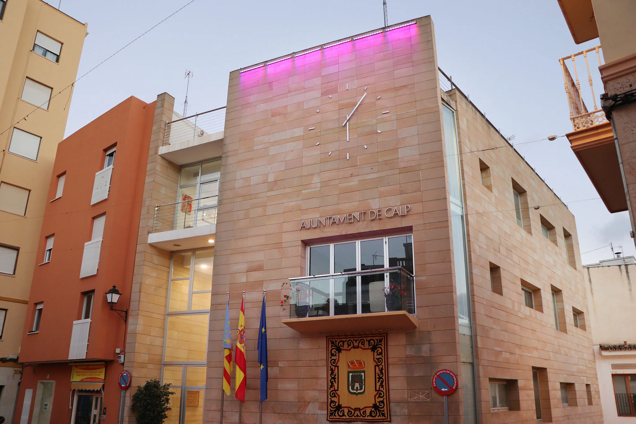 el ayuntamiento de calp iluminado archivo