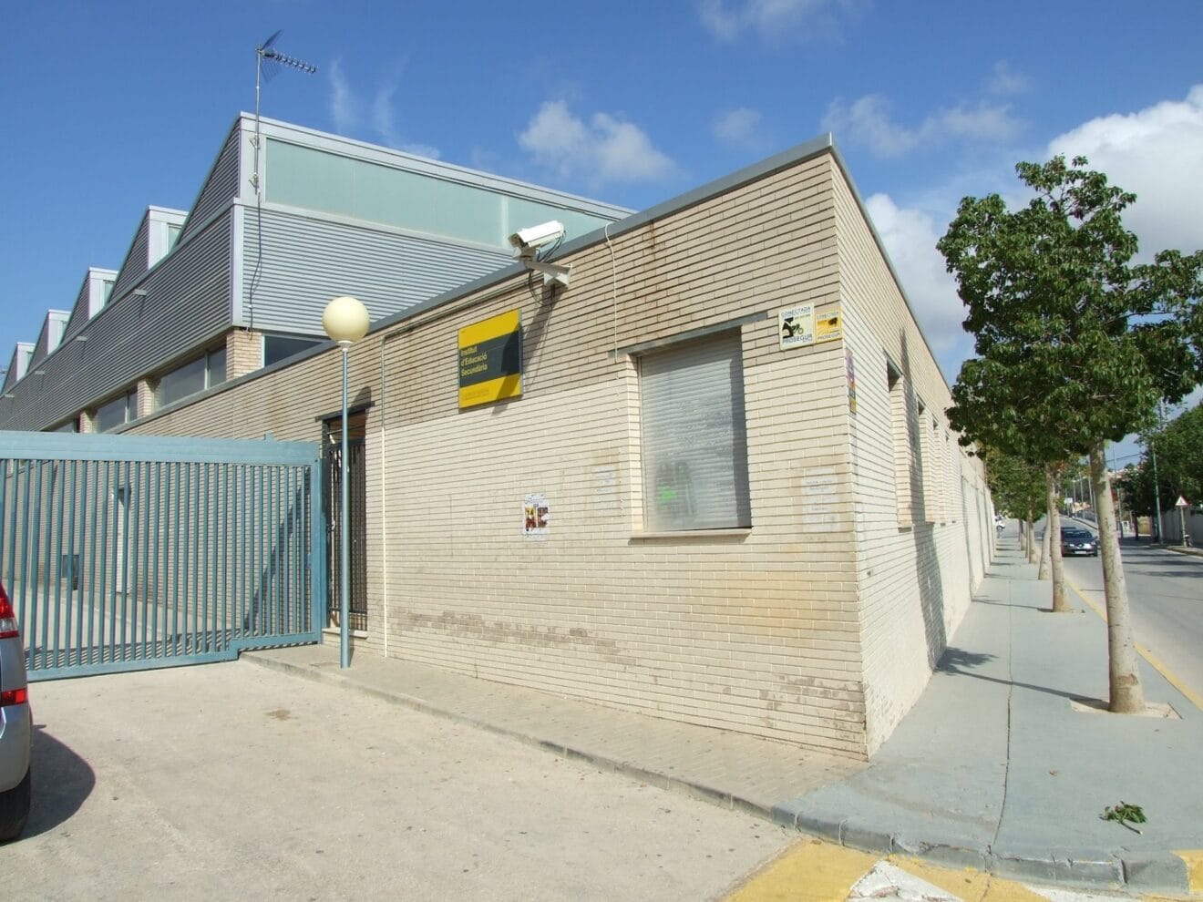 El Ayuntamiento de Calp traslada a Conselleria de Educación su oposición a la retirada de las aulas prefabricadas del IES Ifach