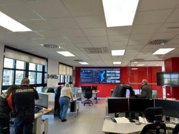 el centro de coordinacion de emergencias refuerza el servicio del 112 durante la nochebuena para atender el aumento de llamadas