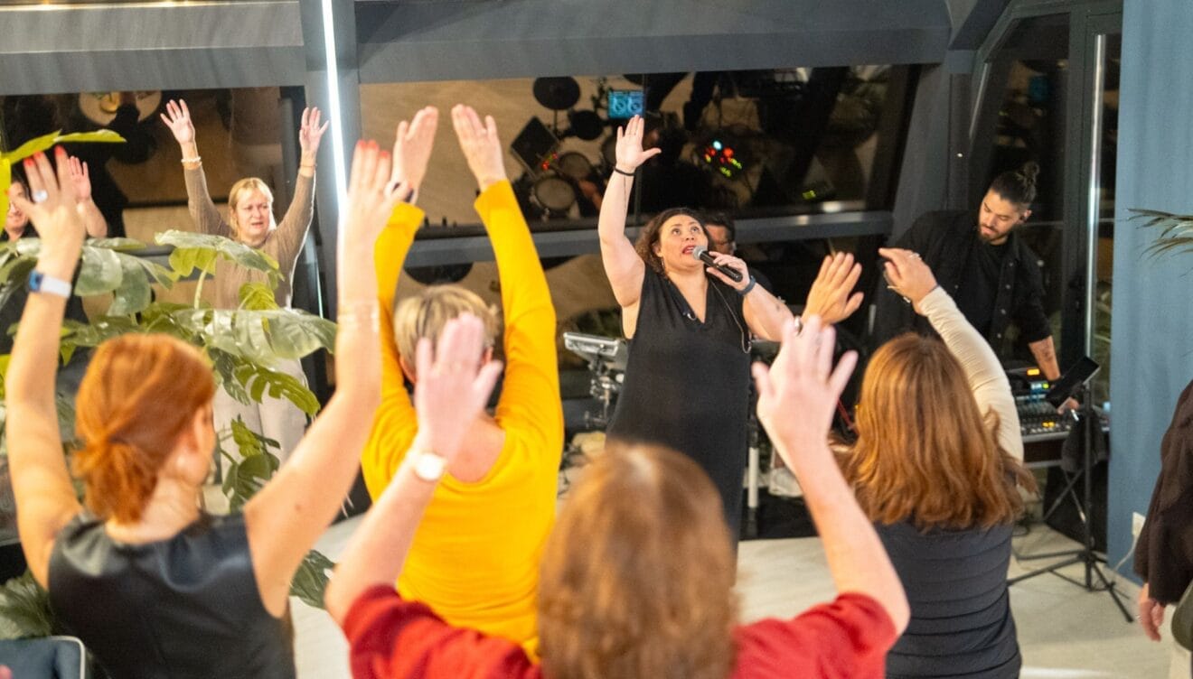 El emblemático Suitopía Sky Bar ha sido reinaugurado con una imagen renovada