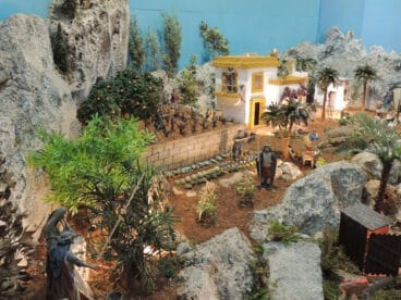 Huerto y olivos del belén monumental en El Verger