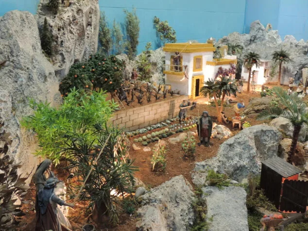 Imagen: Huerto y olivos del belén monumental en El Verger