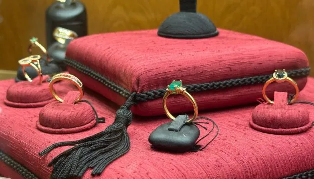 Tu guía de regalos en la Marina Alta: calidad, tendencias y comercio local 21 joyas preciosas para regalar en navidad en joyeria bonilla