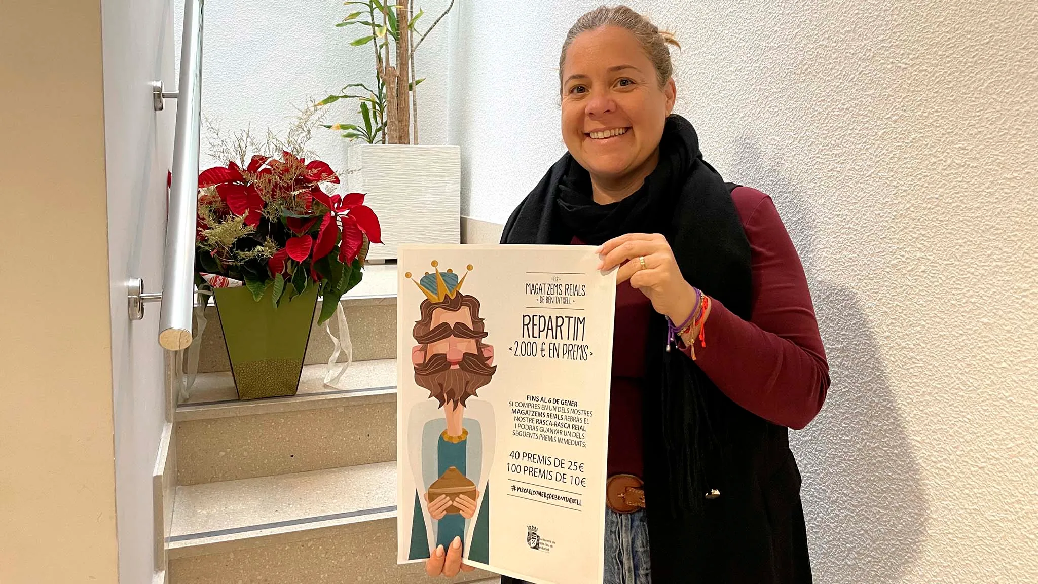 la concejala de comercio y promocion economica de benitatxell mayte roldan presenta la campana navidena 2025
