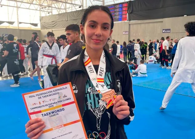 Imagen: Lilia Mobtil, del Club Taekwondo Athenea de Calp, en el Campeonato de España